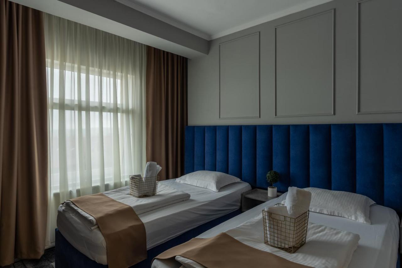 Hotel Paso Cluj-Napoca Esterno foto