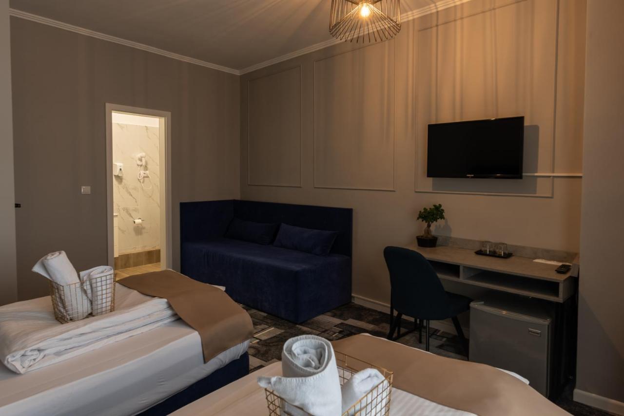 Hotel Paso Cluj-Napoca Esterno foto