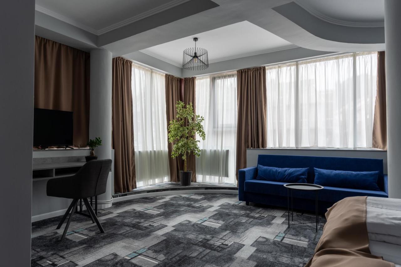 Hotel Paso Cluj-Napoca Esterno foto