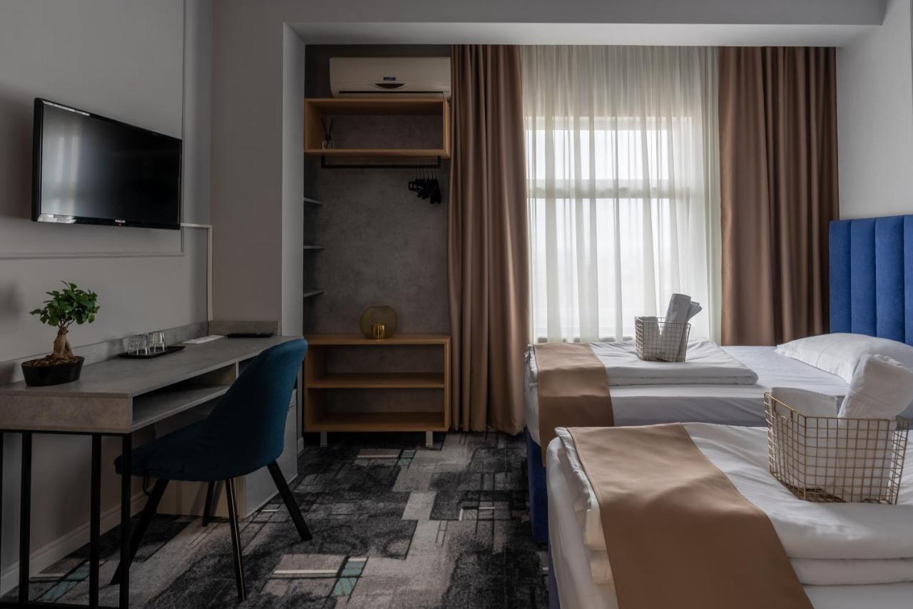 Hotel Paso Cluj-Napoca Esterno foto