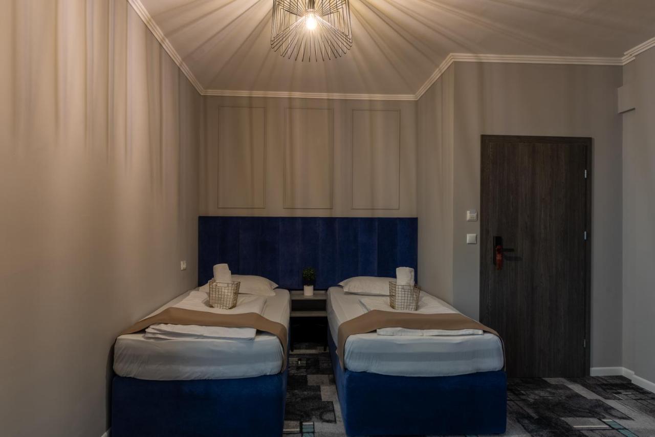 Hotel Paso Cluj-Napoca Esterno foto