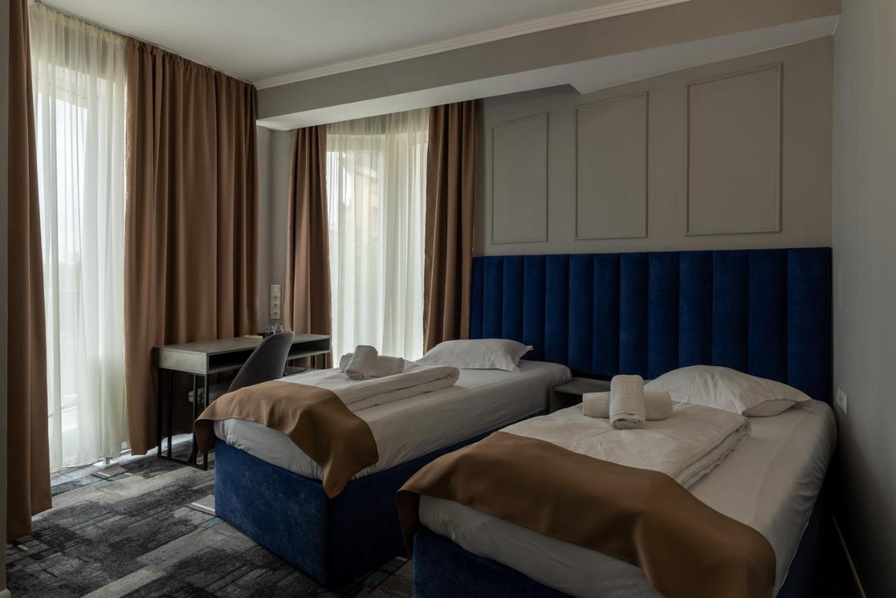 Hotel Paso Cluj-Napoca Esterno foto